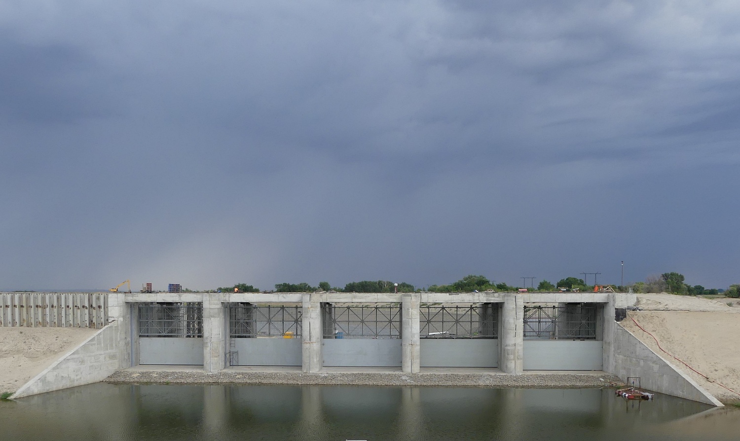 Pаботы по строительству первого пускового комплекса Багаевского гидроузла на р. Дон продолжаются