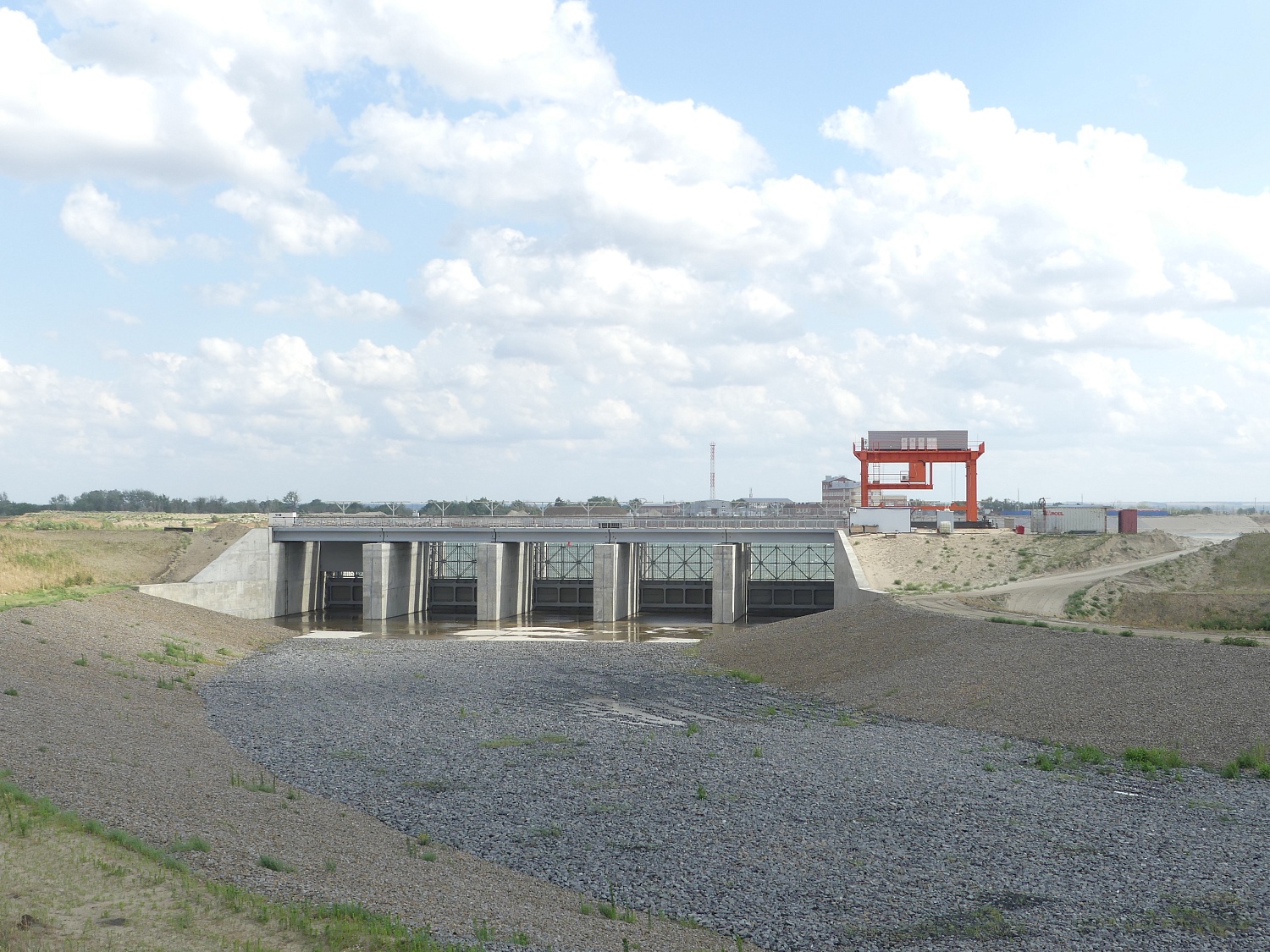 На объектах 1-го пускового комплекса БГУ завершается монтаж оборудования