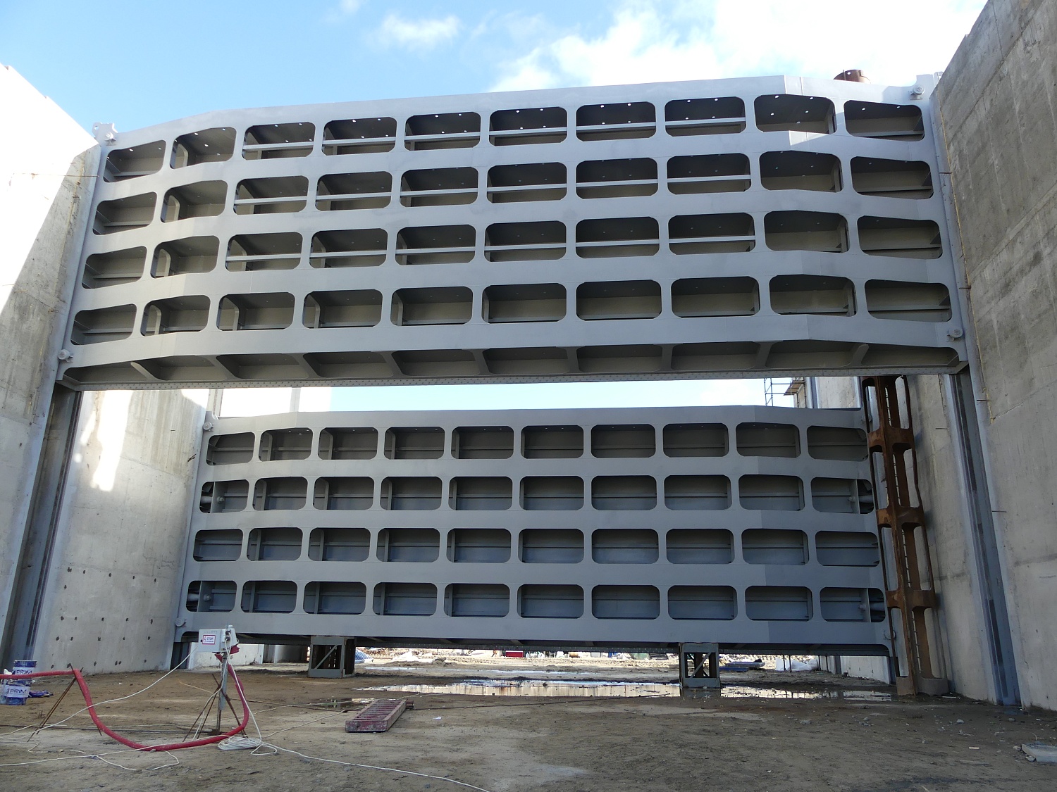 На Багаевском гидроузле завершено бетонирование основных конструкций Судоходного шлюза и водосбросной плотины