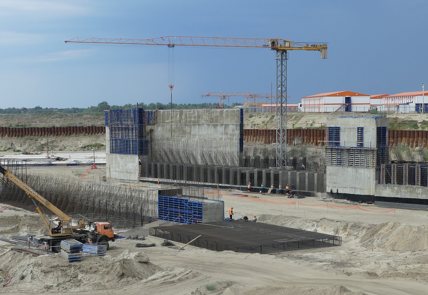 Pаботы по строительству первого пускового комплекса Багаевского гидроузла на р. Дон продолжаются