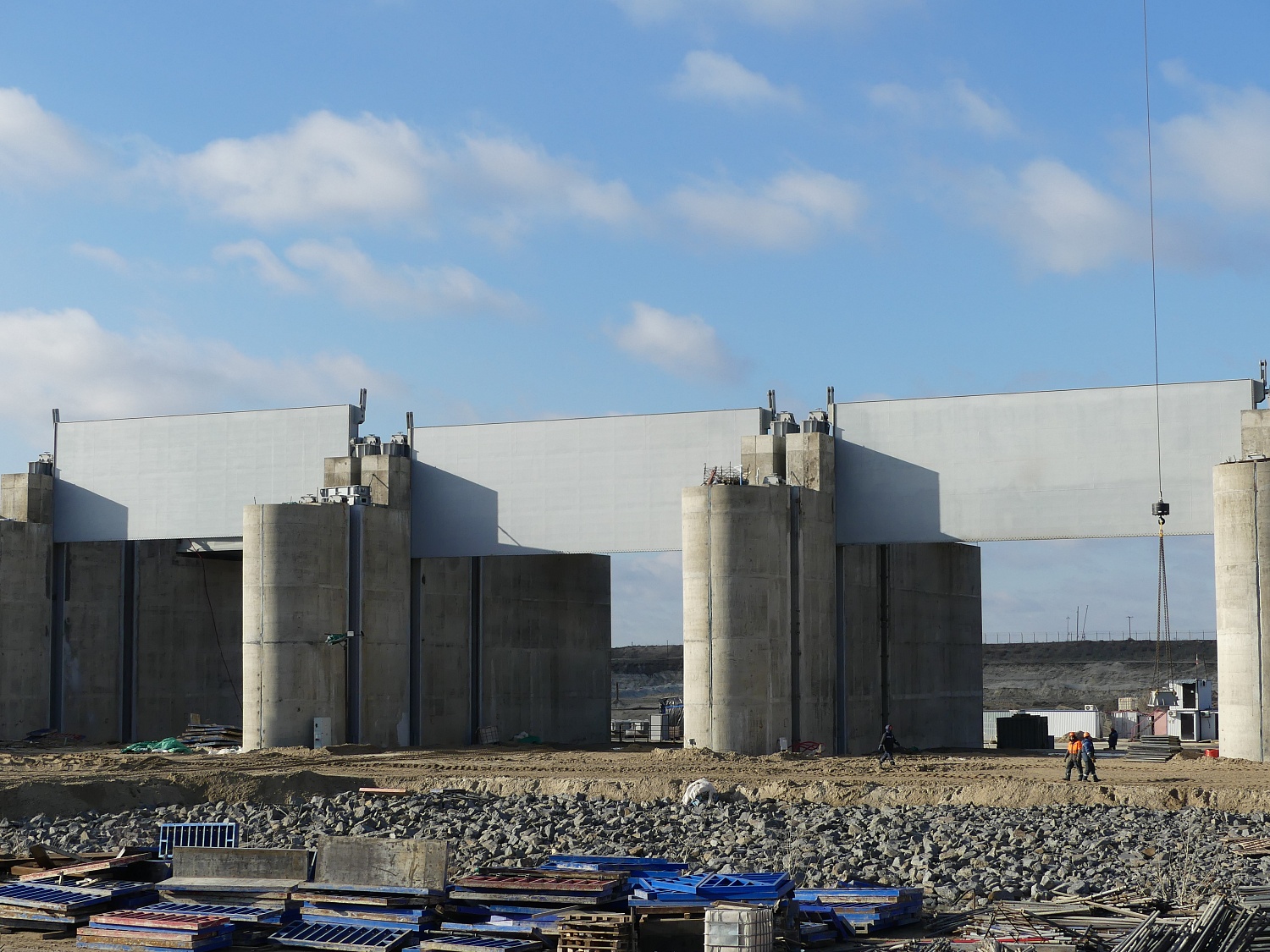 На Багаевском гидроузле завершено бетонирование основных конструкций Судоходного шлюза и водосбросной плотины