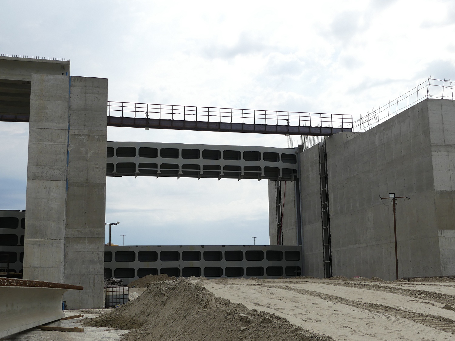 Pаботы по строительству первого пускового комплекса Багаевского гидроузла на р. Дон продолжаются